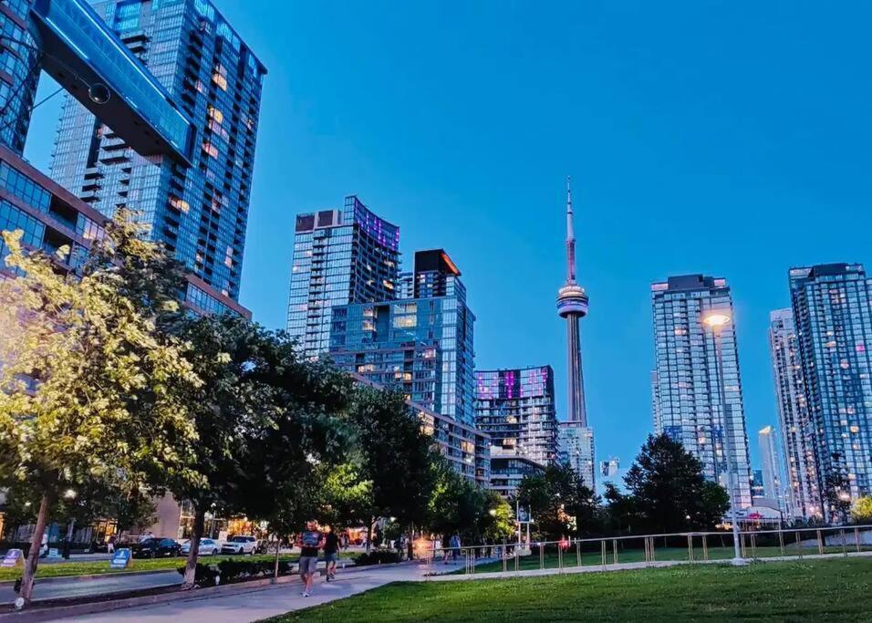 Stunning Condo Wit Amazing View 5Mins From Cntower Toronto Exteriör bild