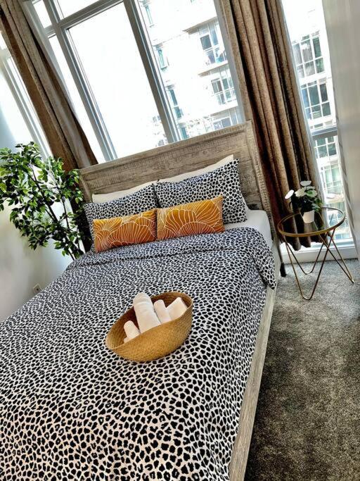 Stunning Condo Wit Amazing View 5Mins From Cntower Toronto Exteriör bild